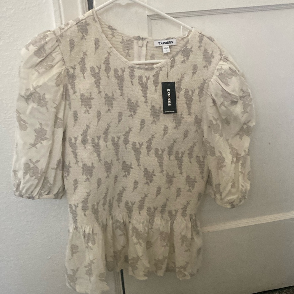 Express L size top NWT white with grey floral pattern